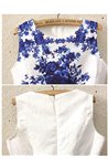Suknelė su mėlynomis gėlėmis
